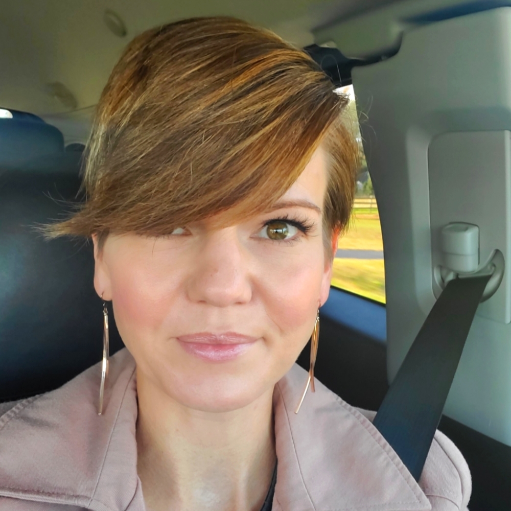 Meet your Posher, Laura